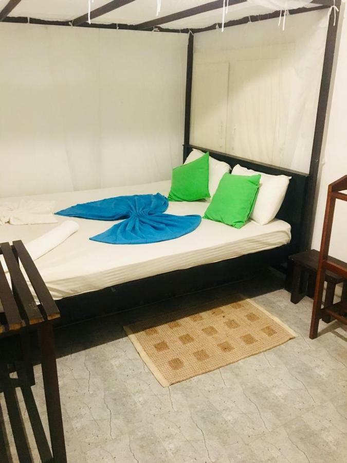 Hotel The Sea House Kudapaduwa Habitación foto